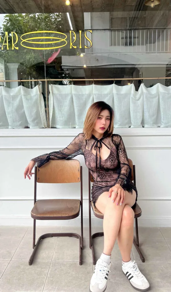 Apinya21