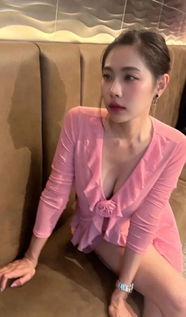 Apinya22